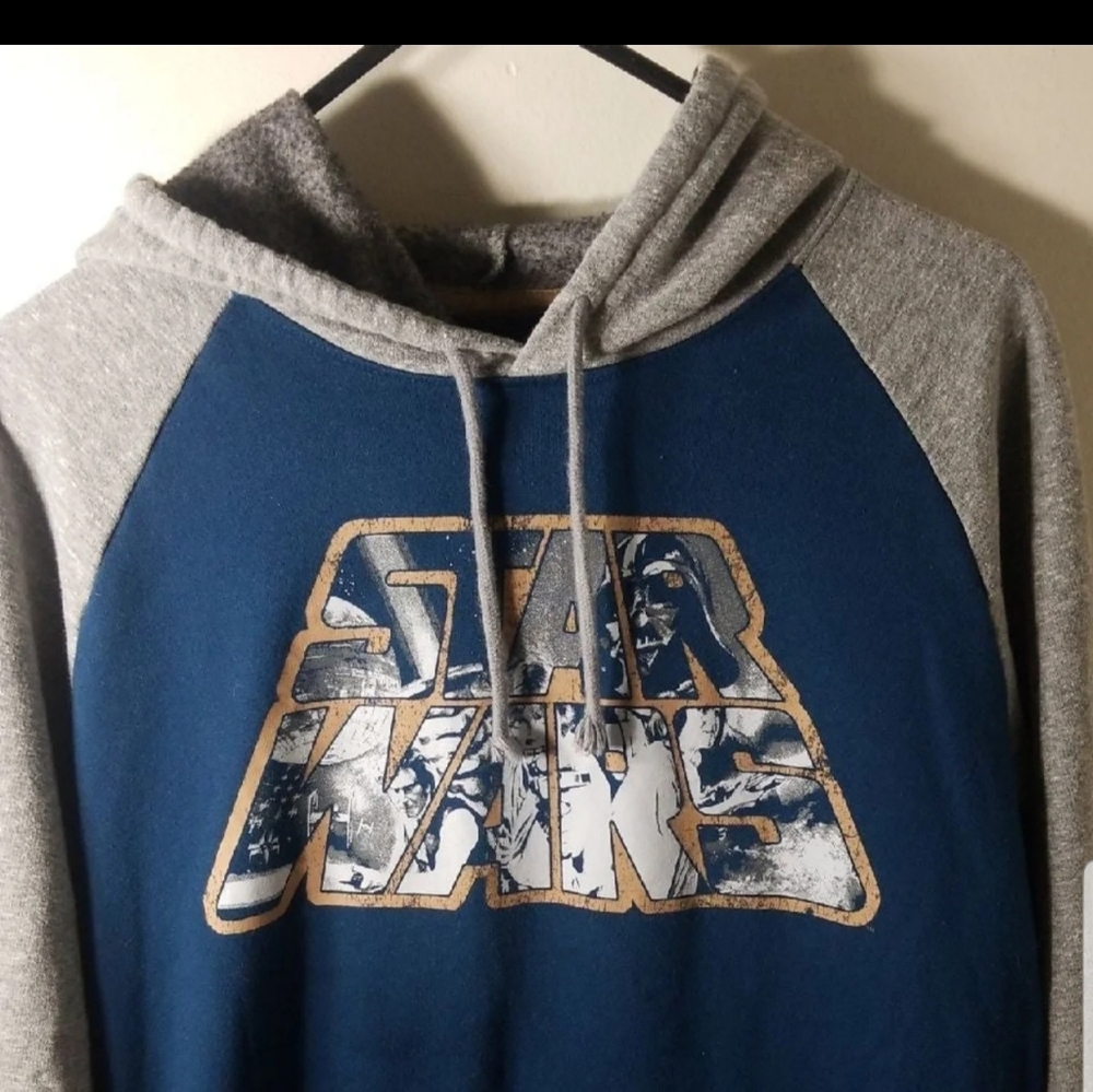 Star Wars Pullover Hoodie Size Medium!